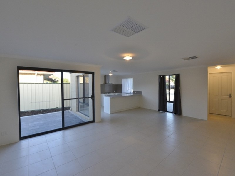 33 Yale Road, Thornlie WA 6108