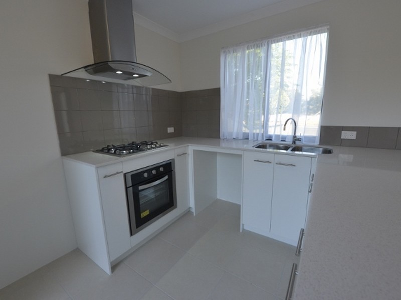33 Yale Road, Thornlie WA 6108