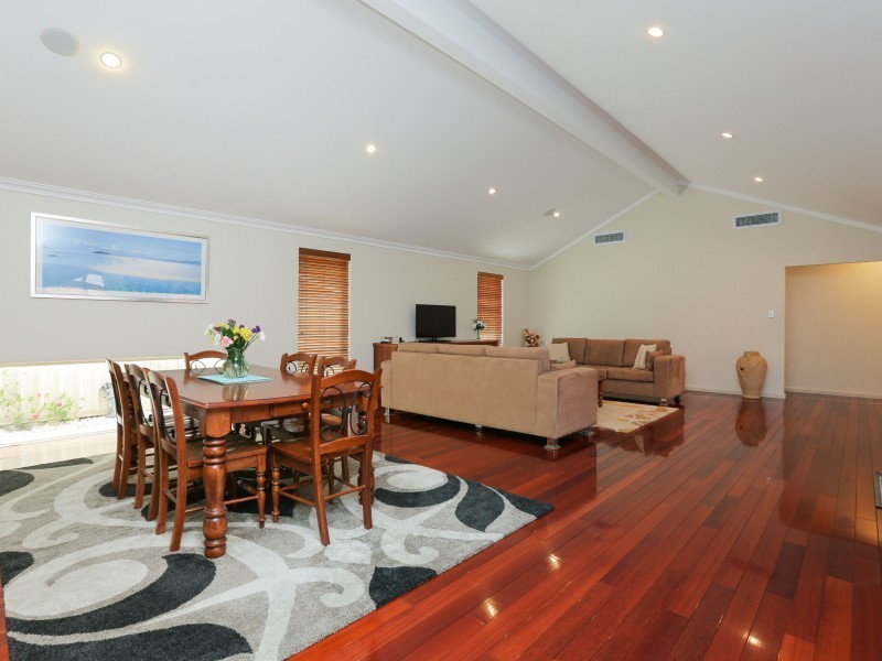 10 Tranquility Place, Maddington WA 6109