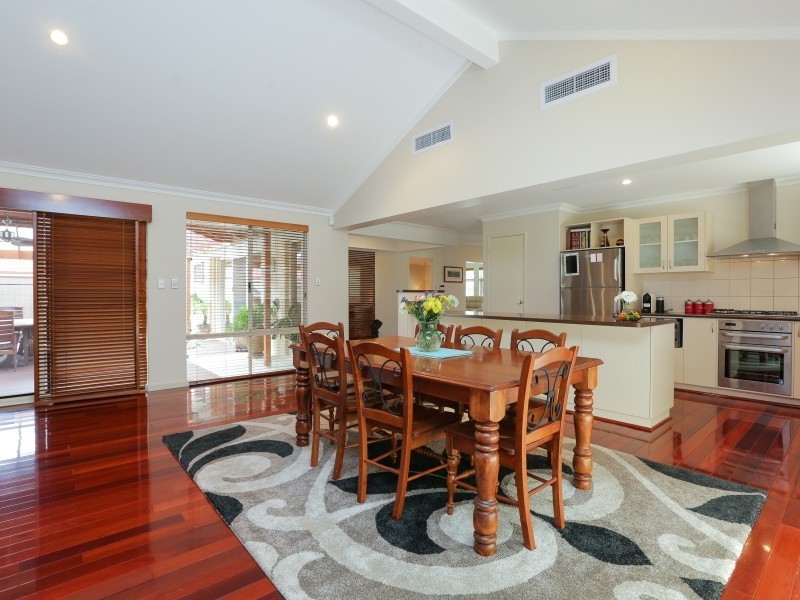 10 Tranquility Place, Maddington WA 6109