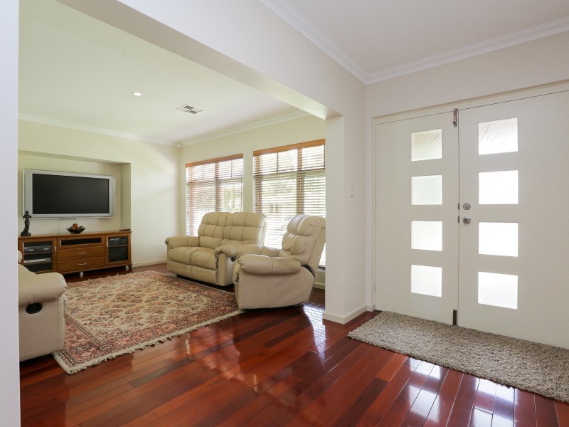 10 Tranquility Place, Maddington WA 6109