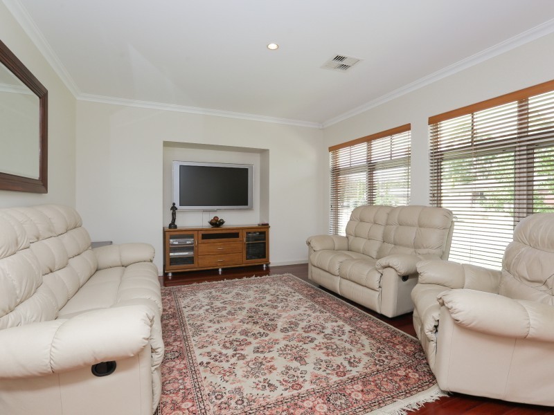 10 Tranquility Place, Maddington WA 6109