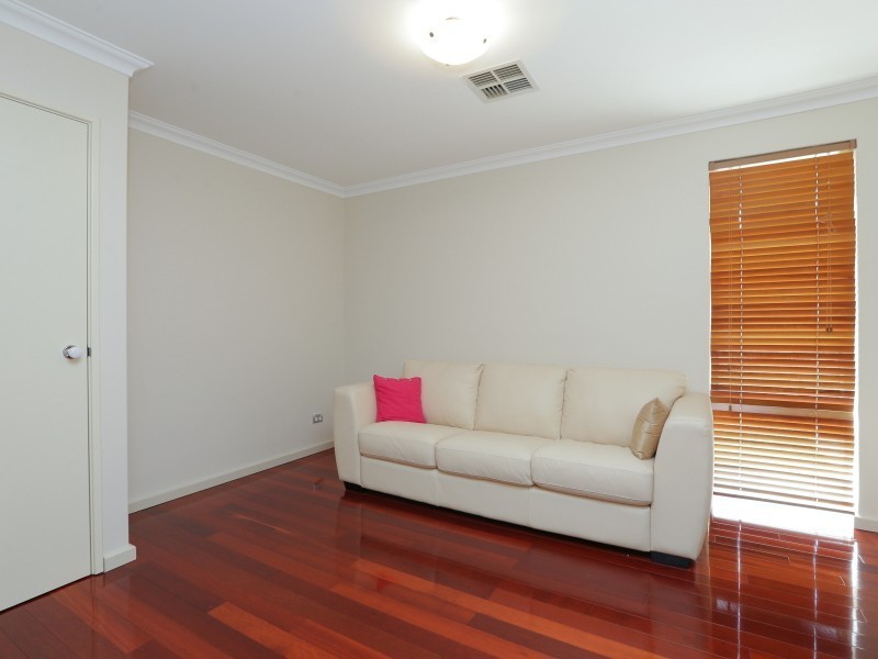 10 Tranquility Place, Maddington WA 6109