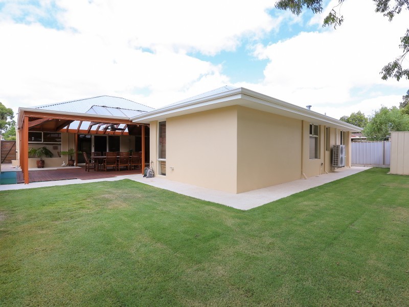 10 Tranquility Place, Maddington WA 6109