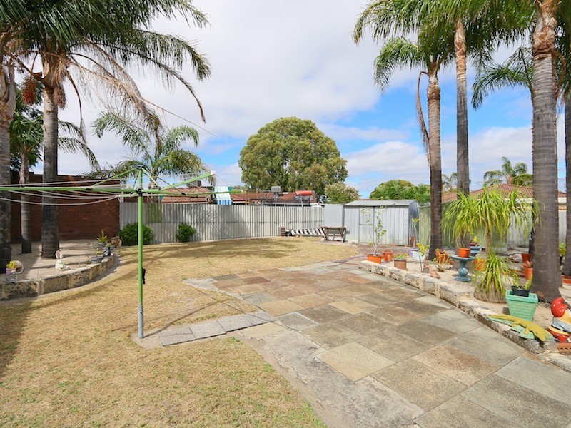59 Ashburton Drive, Gosnells WA 6110