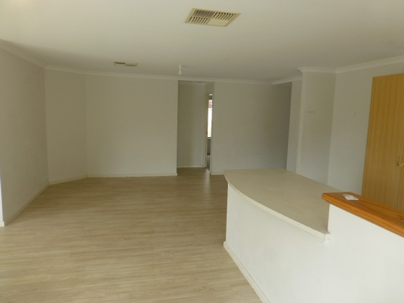 40 Teal Brook Circle, Seville Grove WA 6112