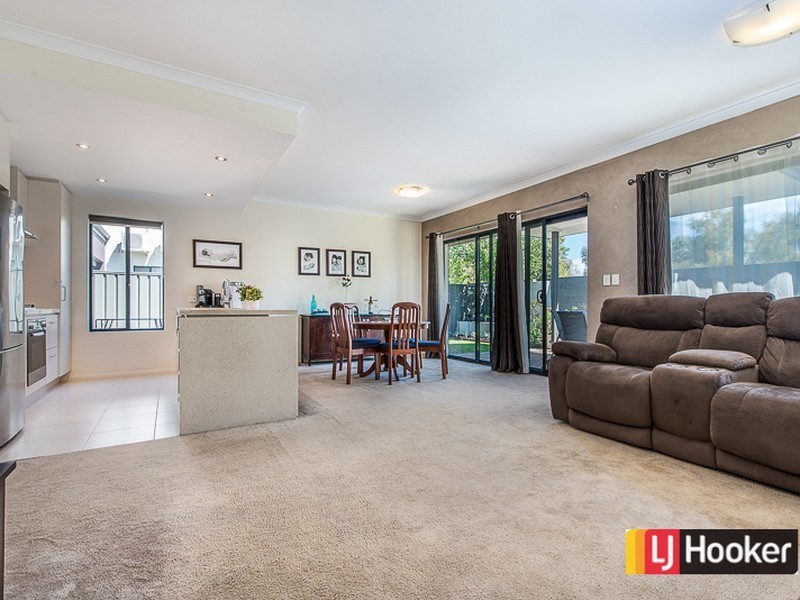 17/18 Deanmore Bend, Hammond Park WA 6164