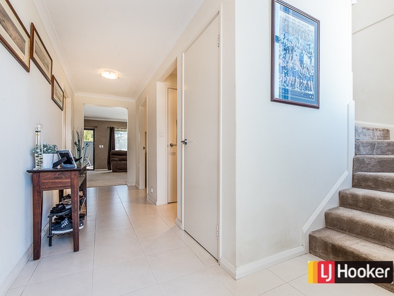 17/18 Deanmore Bend, Hammond Park WA 6164