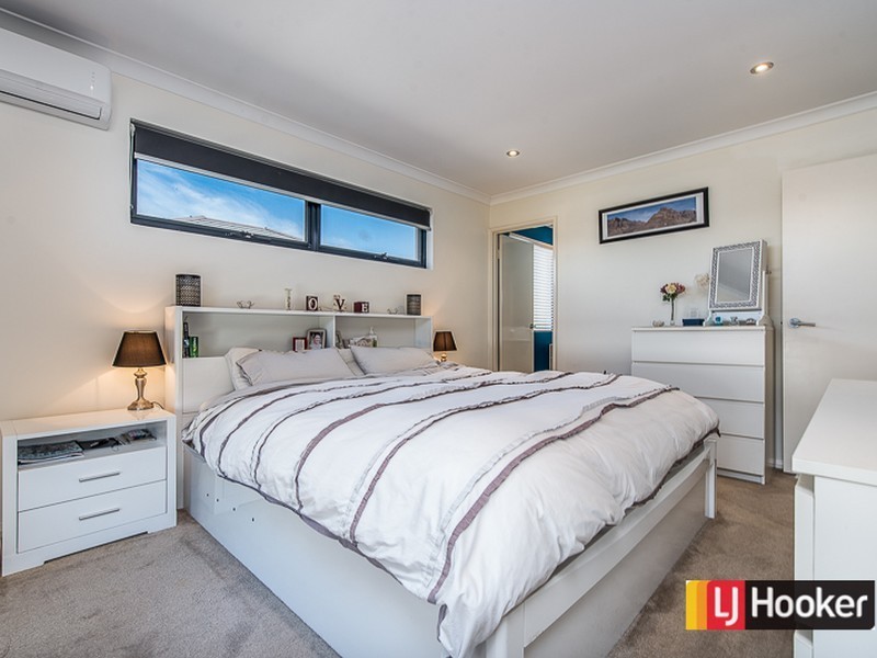 17/18 Deanmore Bend, Hammond Park WA 6164