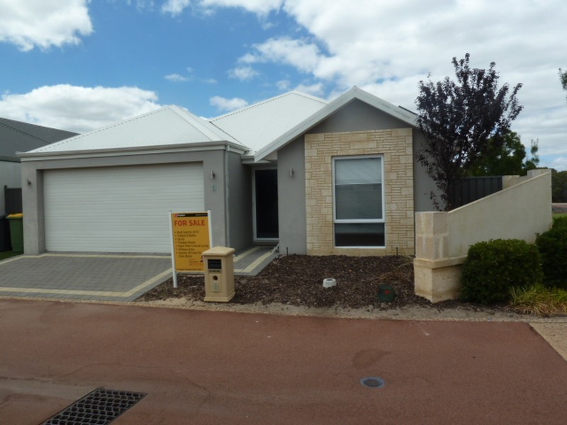 1 Linkwater Pass, Southern River WA 6110