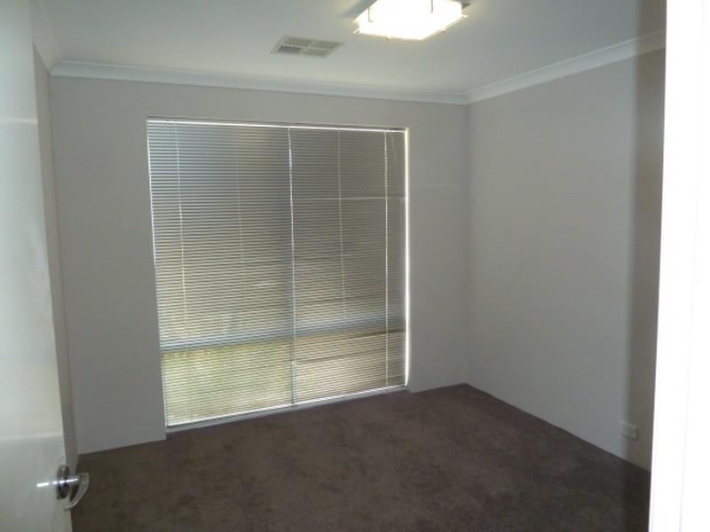 1 Linkwater Pass, Southern River WA 6110