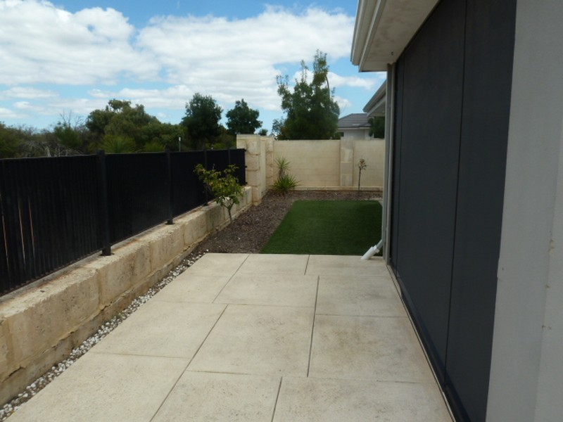 1 Linkwater Pass, Southern River WA 6110