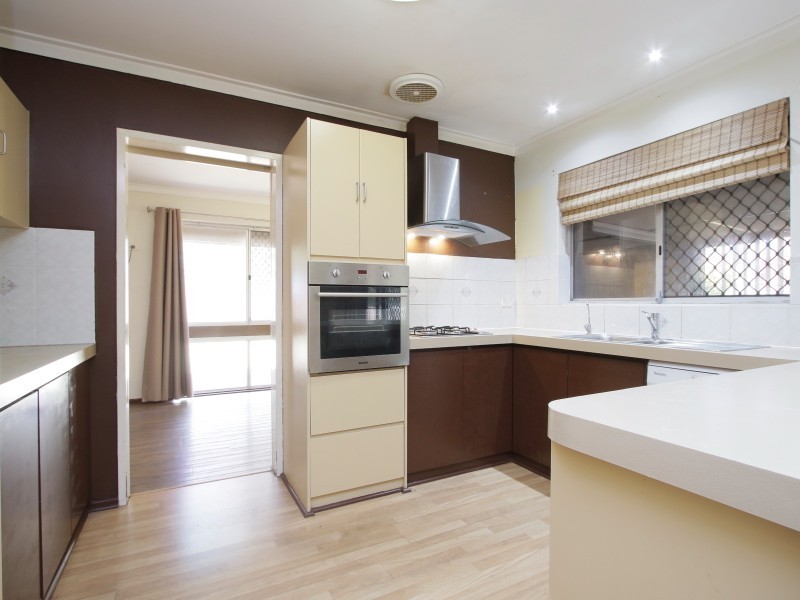 10 Camberley Street, Thornlie WA 6108