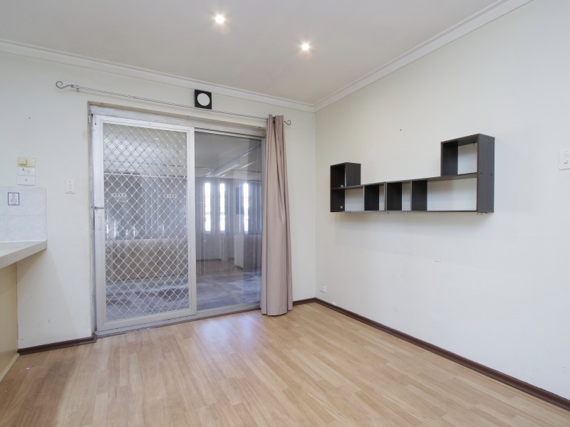 10 Camberley Street, Thornlie WA 6108
