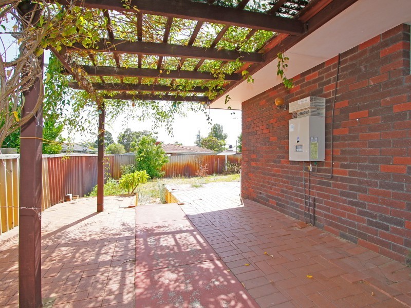 10 Camberley Street, Thornlie WA 6108
