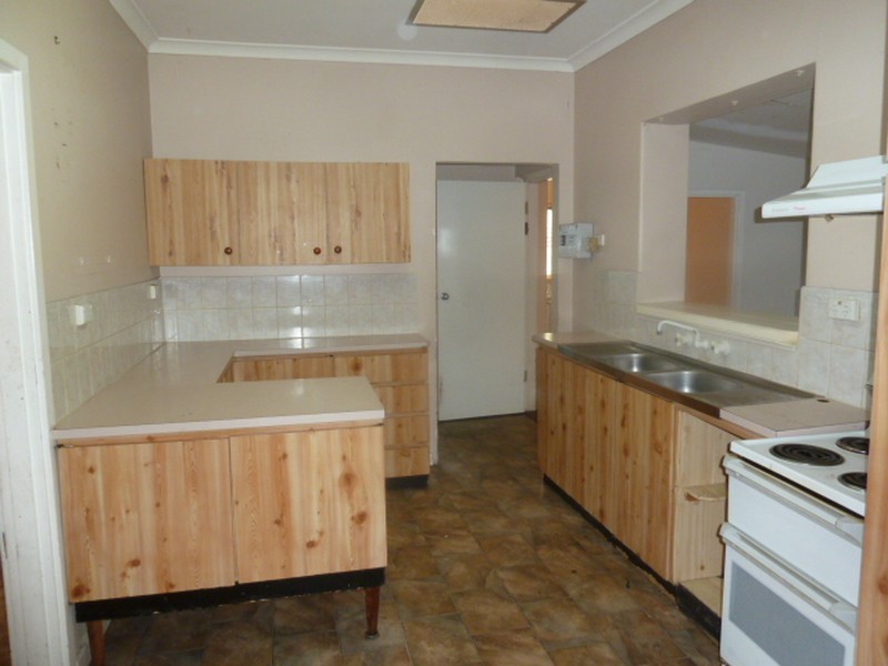 12 Tonbridge Way, Thornlie WA 6108