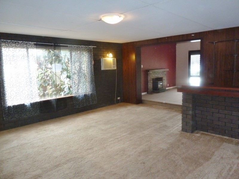 12 Tonbridge Way, Thornlie WA 6108