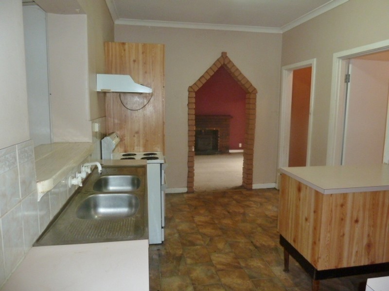 12 Tonbridge Way, Thornlie WA 6108