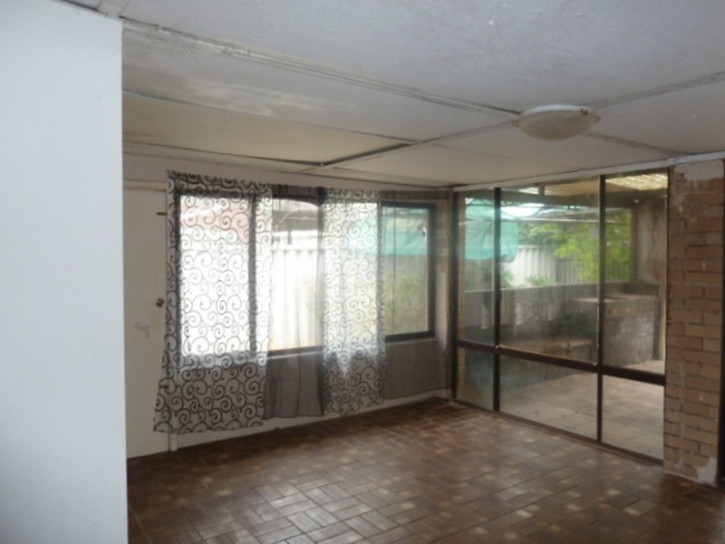 12 Tonbridge Way, Thornlie WA 6108