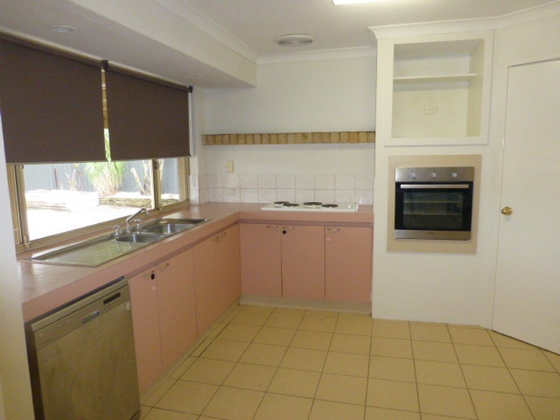 54 Seville Drive, Seville Grove WA 6112