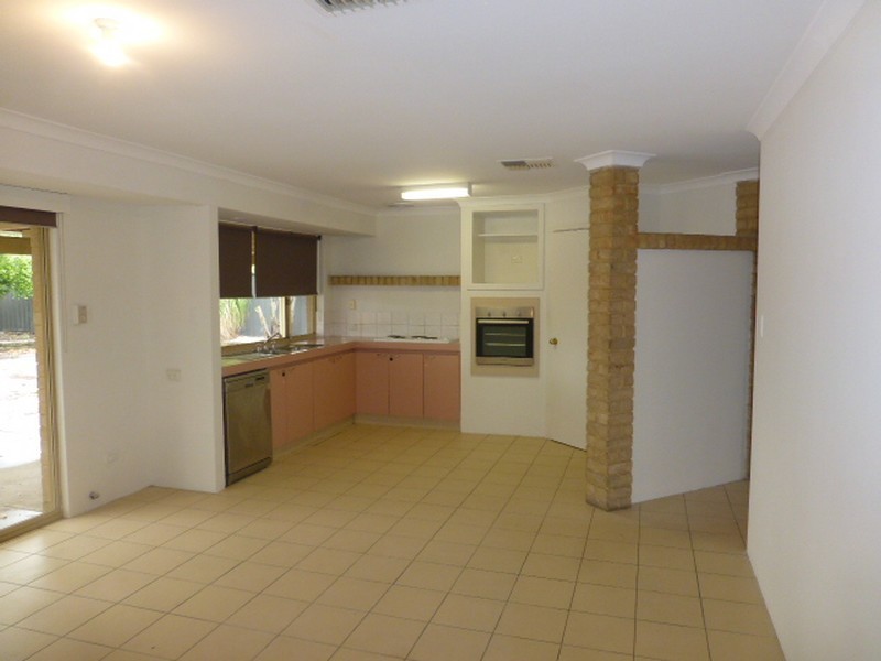 54 Seville Drive, Seville Grove WA 6112