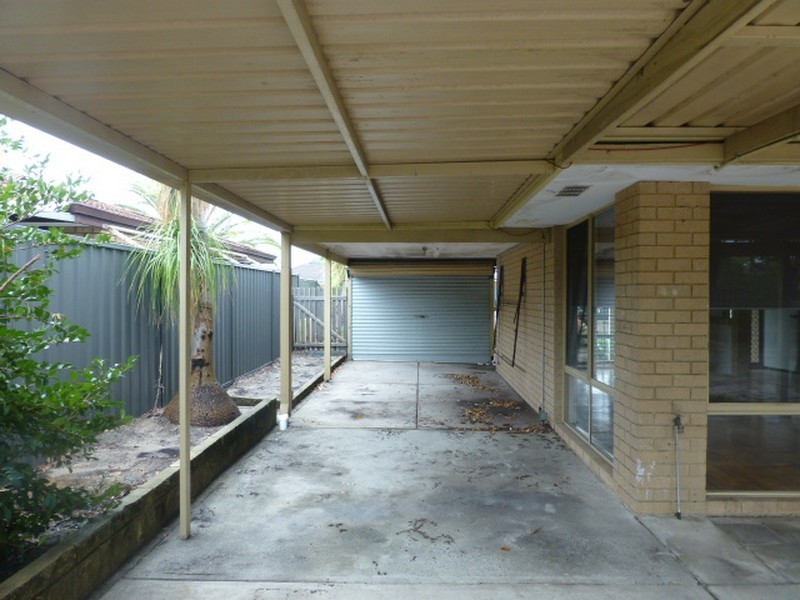 54 Seville Drive, Seville Grove WA 6112