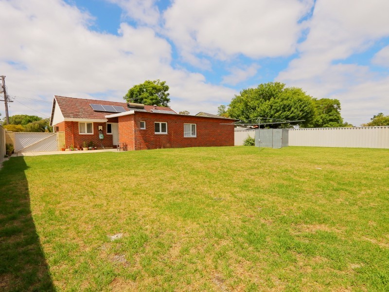 3 Pegus Street, Thornlie WA 6108