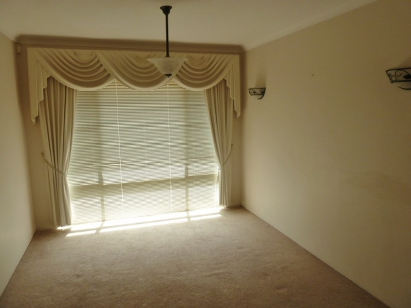 4 Everglades Close, Bibra Lake WA 6163