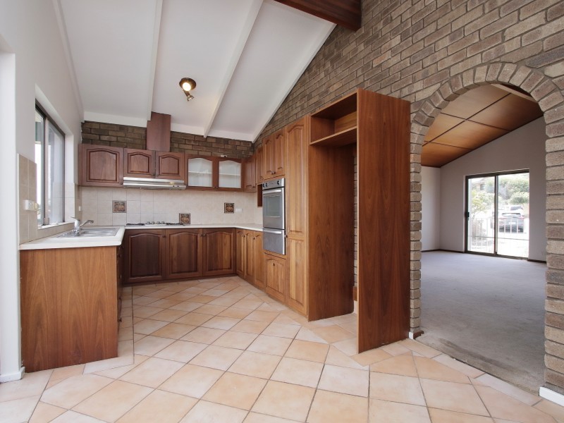 15 Barr Court, Thornlie WA 6108