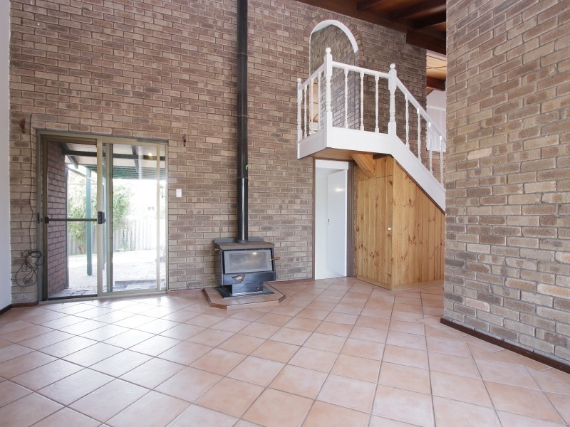 15 Barr Court, Thornlie WA 6108