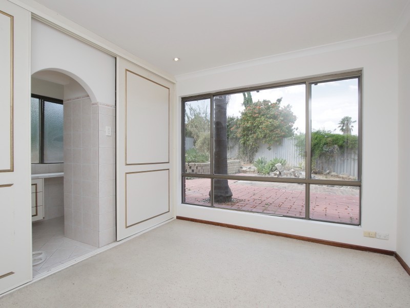 15 Barr Court, Thornlie WA 6108