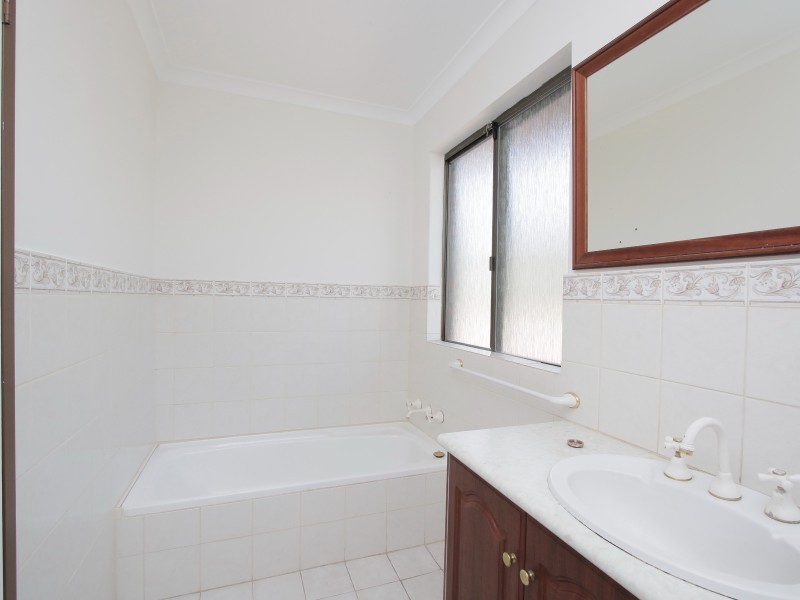 15 Barr Court, Thornlie WA 6108