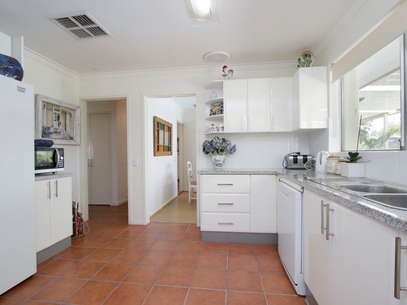 10 Farringdon Way, Huntingdale WA 6110