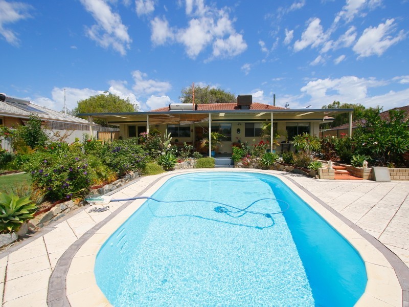 10 Farringdon Way, Huntingdale WA 6110