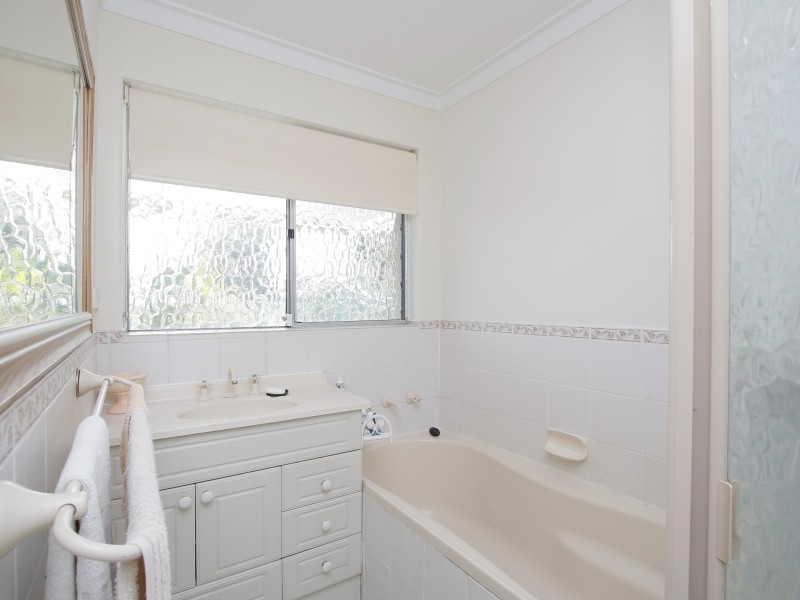 10 Farringdon Way, Huntingdale WA 6110