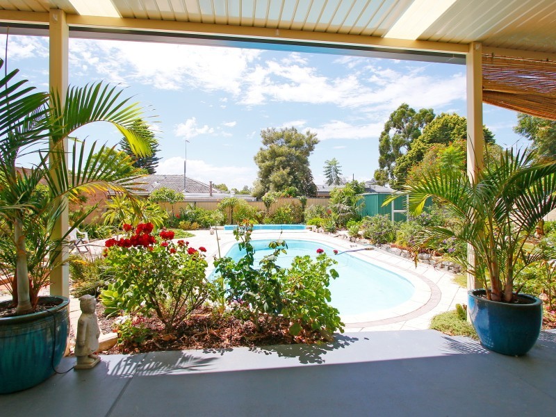 10 Farringdon Way, Huntingdale WA 6110