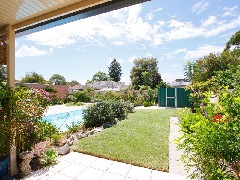 10 Farringdon Way, Huntingdale WA 6110