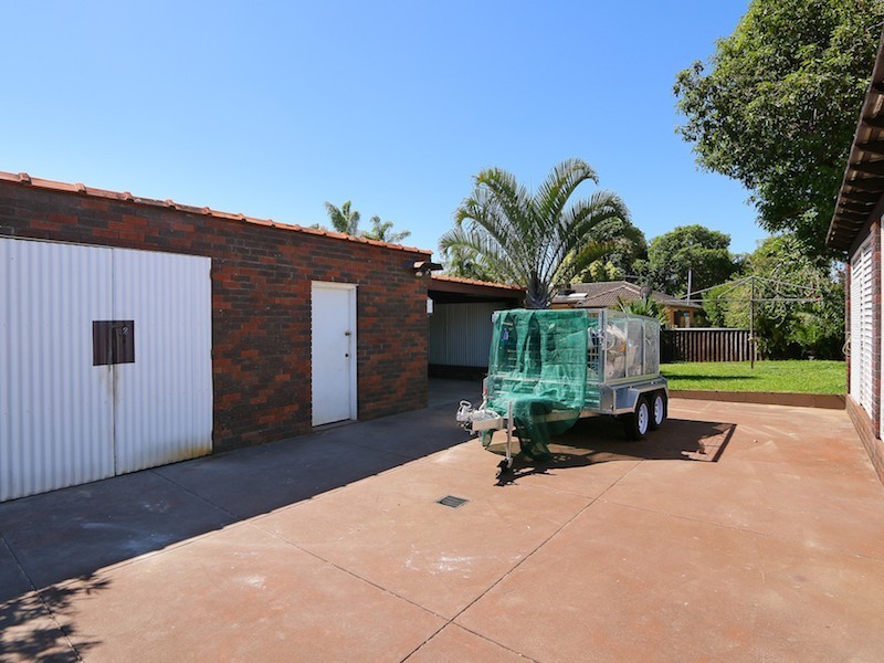 5 Selby Street, Thornlie WA 6108