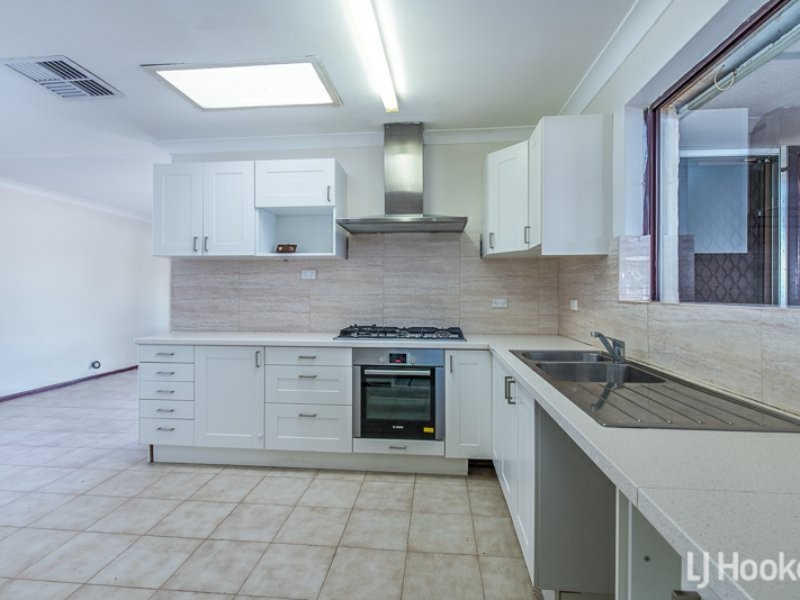 7 Whiteman Street, Thornlie WA 6108