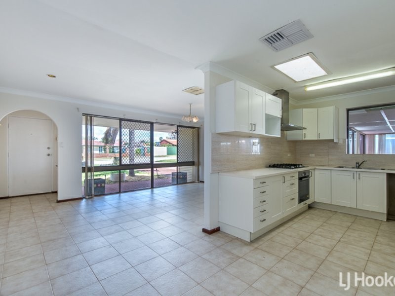 7 Whiteman Street, Thornlie WA 6108