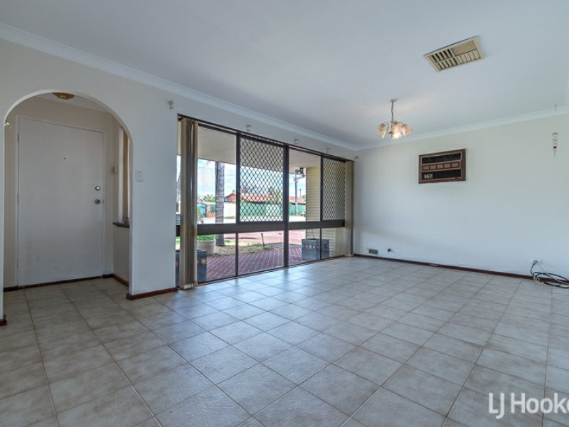 7 Whiteman Street, Thornlie WA 6108