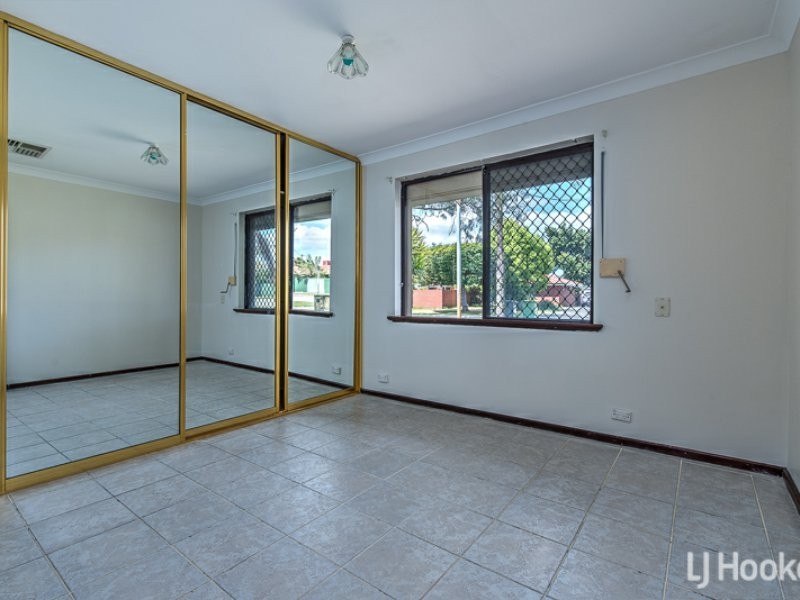 7 Whiteman Street, Thornlie WA 6108