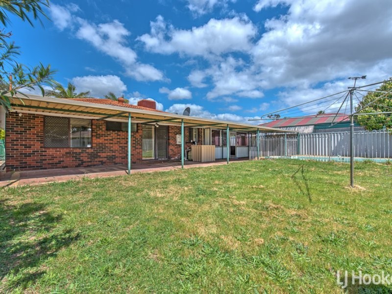 7 Whiteman Street, Thornlie WA 6108