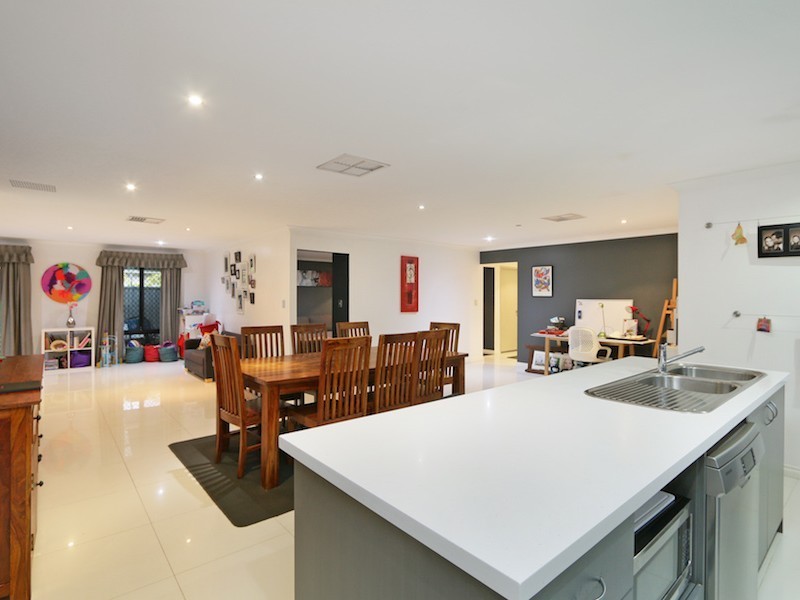 37 Tarradee Circuit, Thornlie WA 6108