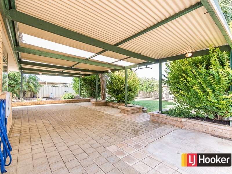 5 Blakemore Retreat, Huntingdale WA 6110