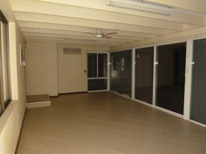 109 Rockingham Beach Road, Rockingham WA 6168