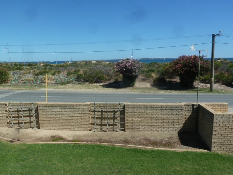 109 Rockingham Beach Road, Rockingham WA 6168