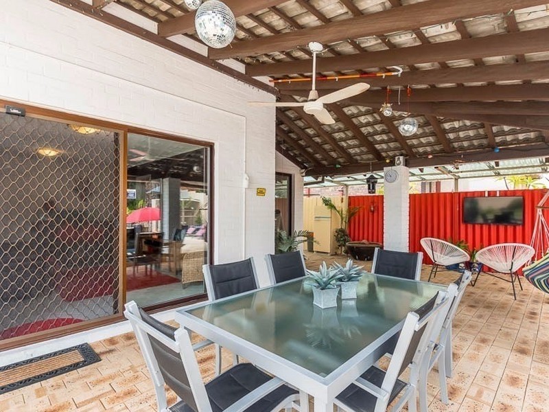 9 Camborne Way, Thornlie WA 6108