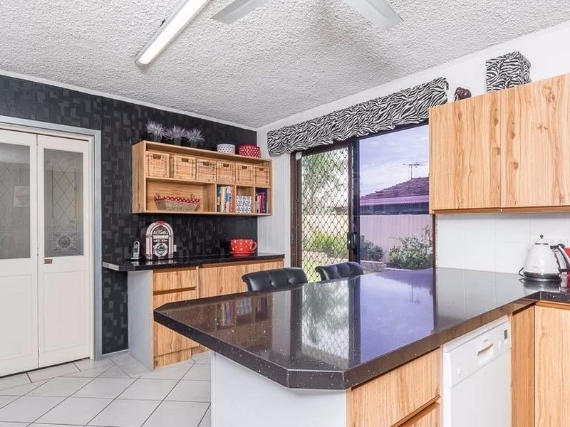 9 Camborne Way, Thornlie WA 6108