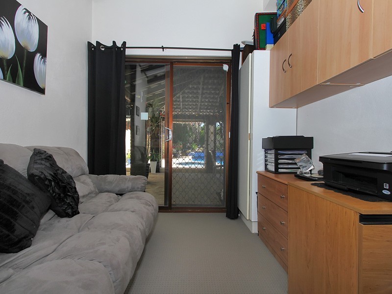 9 Camborne Way, Thornlie WA 6108